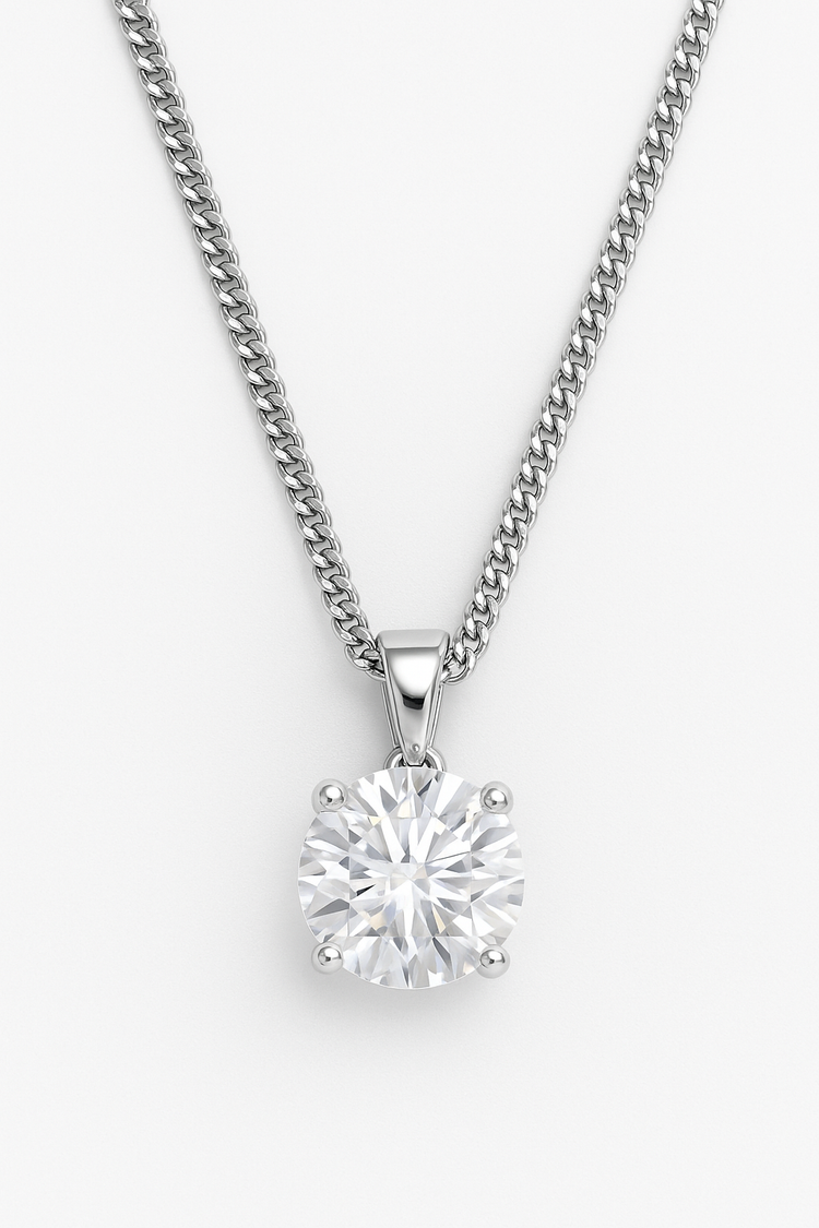 Moissanite Signature Pendant – Handgefertigter Luxus von Maison Kiyan