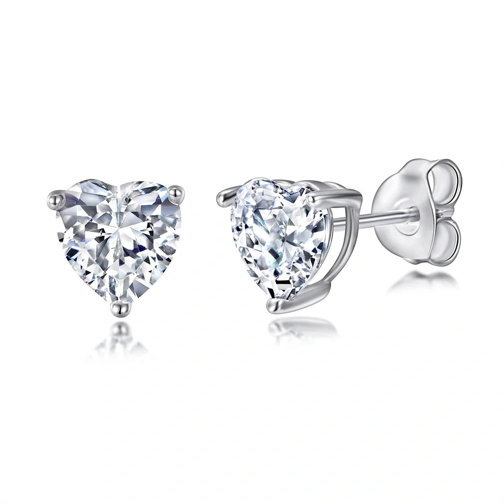 Éclat Heart Studs – Herzförmige Ohrstecker in 925 Sterling Silber | Maison Kiyan