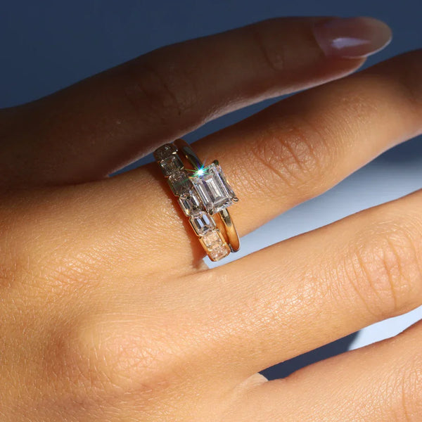 Lumière Eternity Band – Princess-Cut Diamanten in 18K Gold – Ansicht 2 | Maison Kiyan