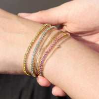 Lumière Rainbow – Edelstein Tennis-Armband in 18K Gold – Ansicht 2 | Maison Kiyan
